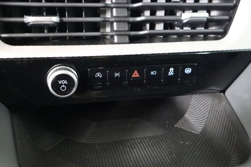 Certified 2025 Ford Explorer Active w/ Active Comfort Package image 49