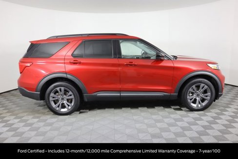 Certified 2022 Ford Explorer XLT w/ Equipment Group 202A image 3