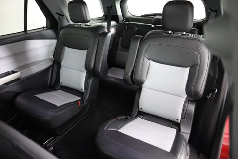 Certified 2022 Ford Explorer XLT w/ Equipment Group 202A image 34