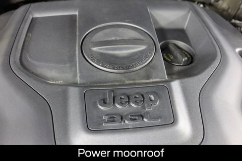 Used 2023 Jeep Grand Cherokee L Overland image 18