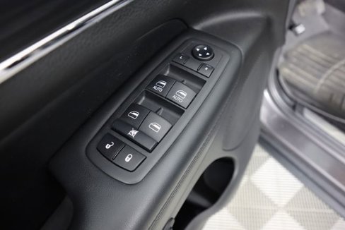 Used 2019 Jeep Grand Cherokee Limited w/ Luxury Group II image 36