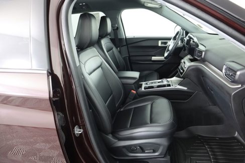 Certified 2022 Ford Explorer XLT w/ Equipment Group 202A image 62