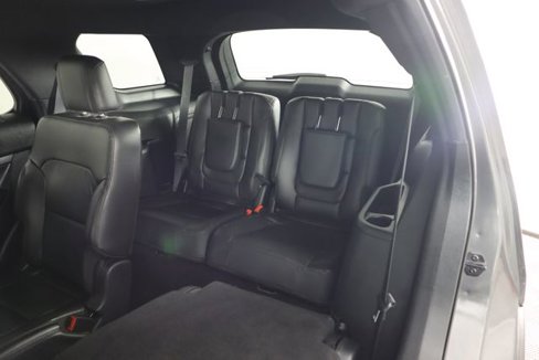 Certified 2018 Ford Explorer XLT w/ Equipment Group 202A image 32