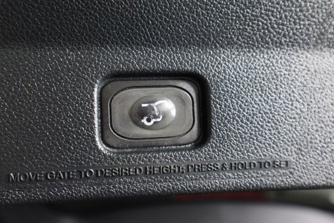 Certified 2018 Ford Explorer XLT w/ Equipment Group 202A image 38