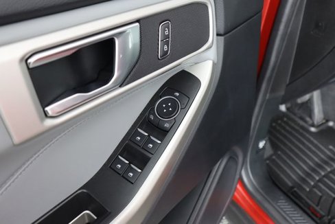 Certified 2022 Ford Explorer XLT w/ Equipment Group 202A image 36