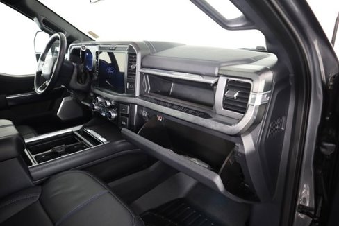 Certified 2025 Ford F450 Platinum w/ FX4 Off-Road Package image 84