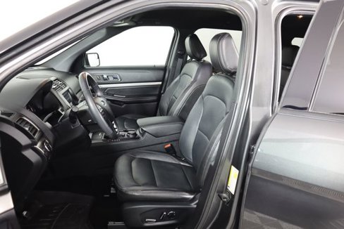 Certified 2018 Ford Explorer XLT w/ Equipment Group 202A image 30