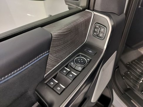 Certified 2025 Ford F350 Platinum image 44