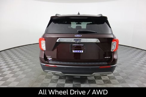 Certified 2022 Ford Explorer XLT w/ Equipment Group 202A image 5